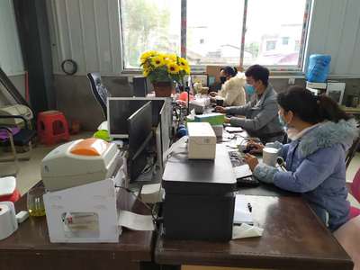 通城關(guān)刀 扶貧微工廠，互聯(lián)網(wǎng)銷(xiāo)售釋放致富巨能量